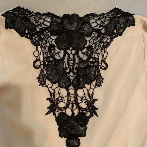 blouse - Picture 6 of 6